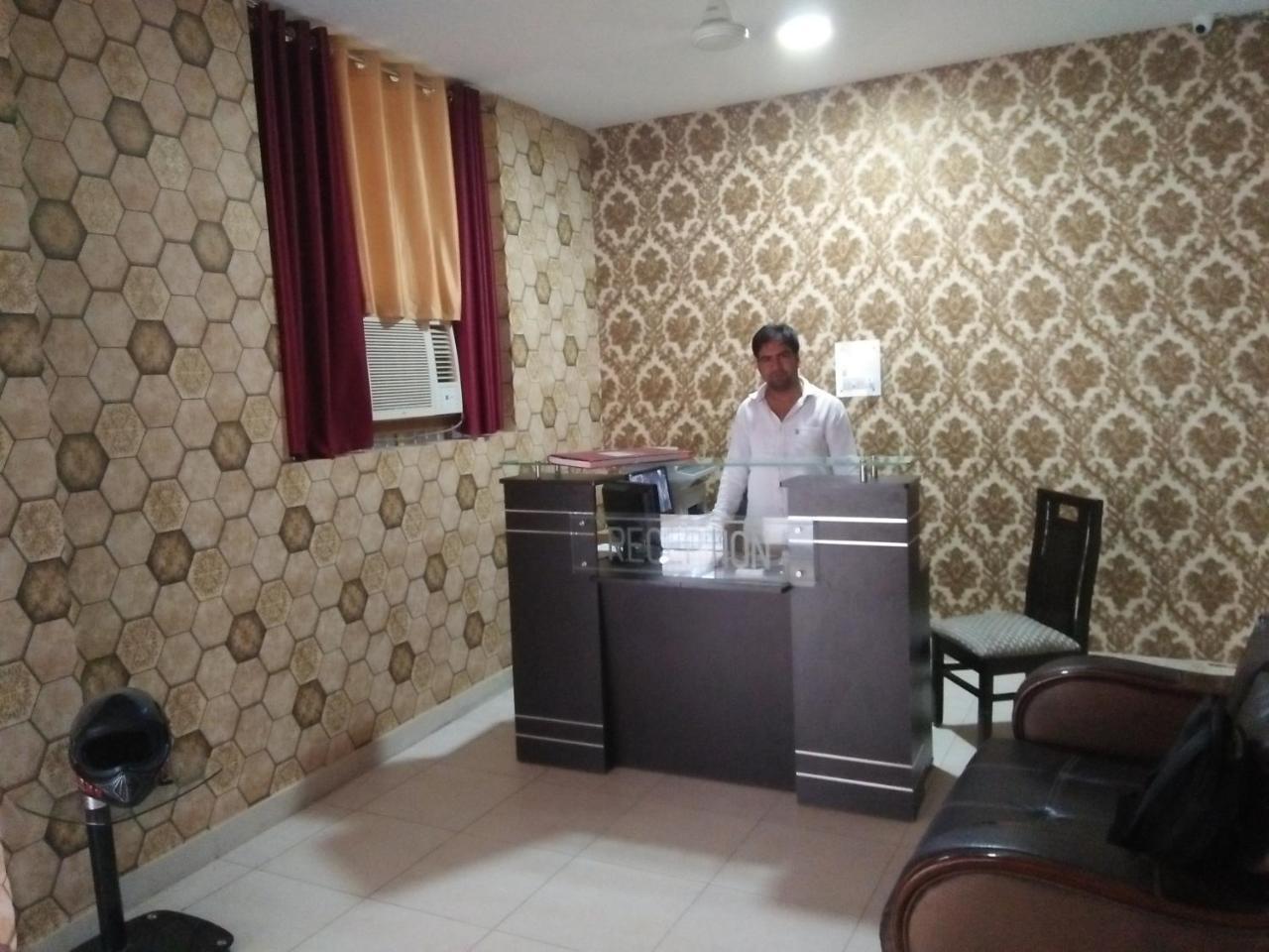 Hotel Ashoka Palace Near Igi Airport